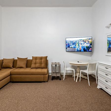 לבוב Designer Apartment! The Center! Валова 29 מראה חיצוני תמונה
