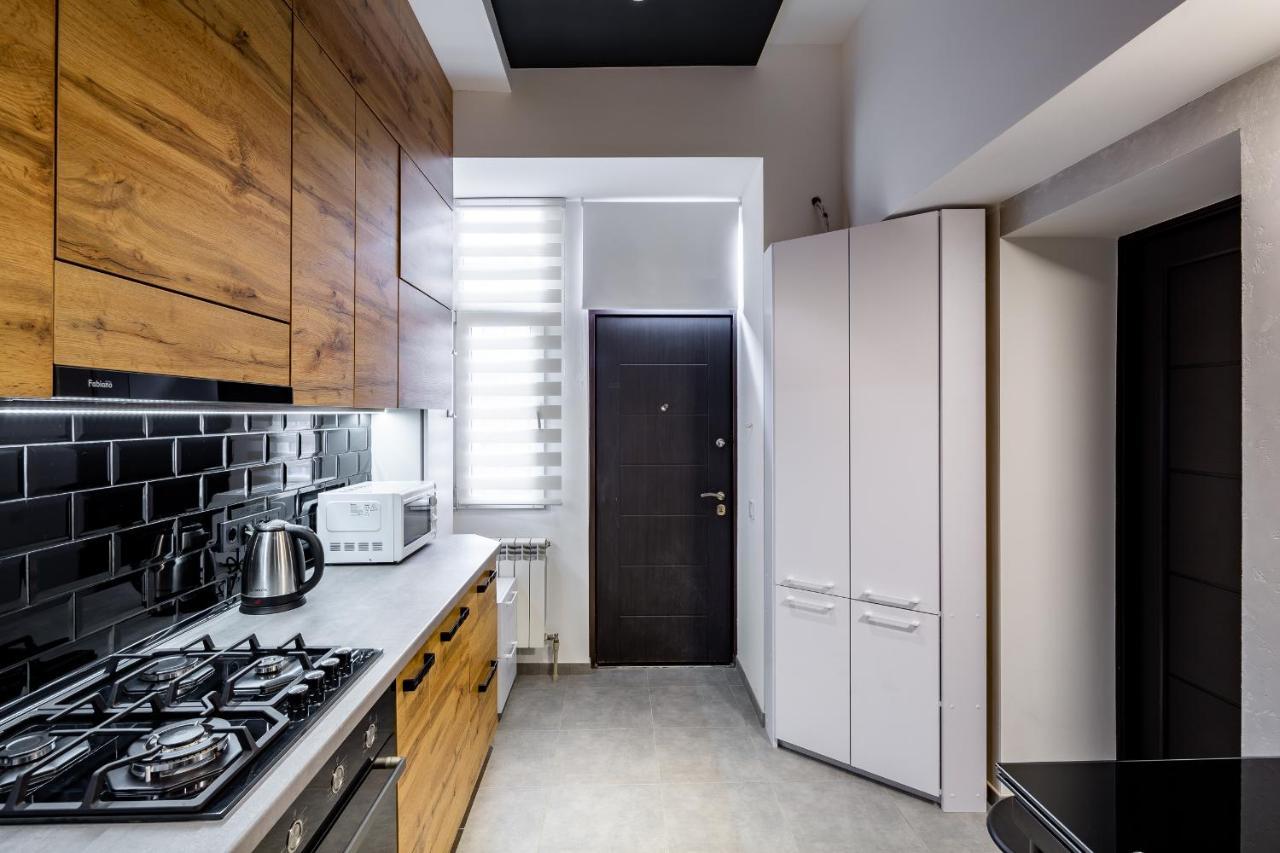 לבוב Designer Apartment! The Center! Валова 29 מראה חיצוני תמונה