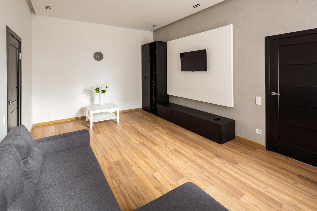 לבוב Designer Apartment! The Center! Валова 29 מראה חיצוני תמונה